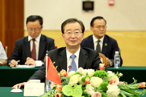 王宁会见1-600.jpg
