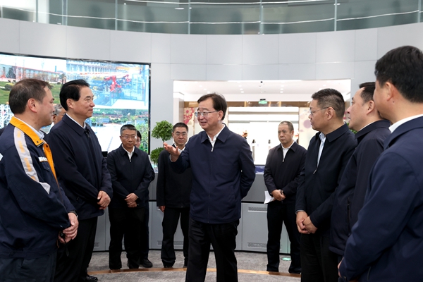 王宁在安宁产业园区调研2.jpg