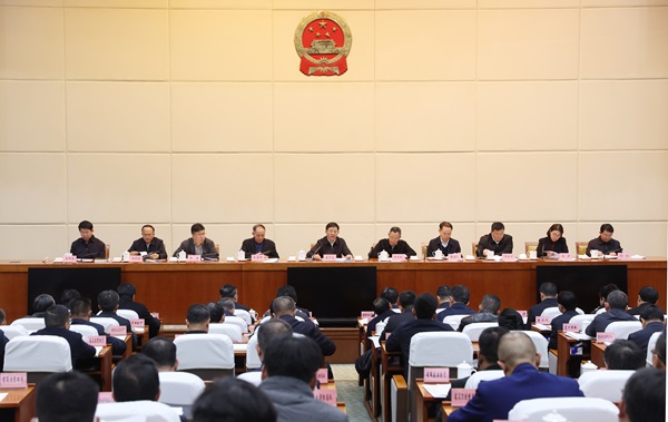 常务会2-600.jpg