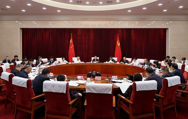 省委常委会召开扩大会议1-600.jpg