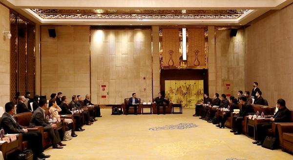 省政府与中国光伏行业协会及部分企业在京座谈1-600.jpg
