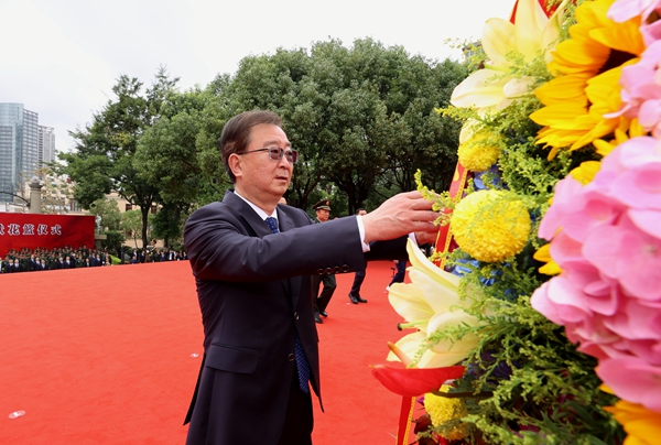 我省隆重举行烈士纪念日活动2.jpg