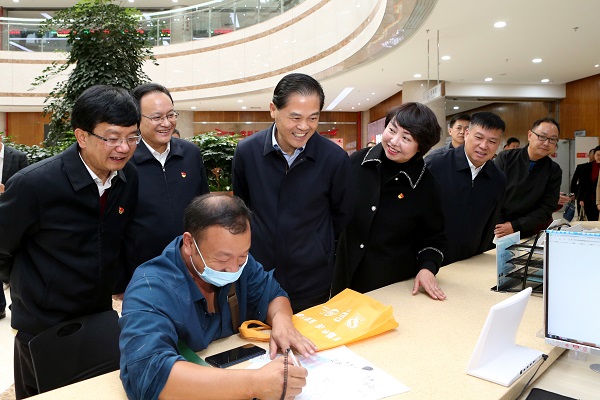 陈豪率队在楚雄州调研3.JPG