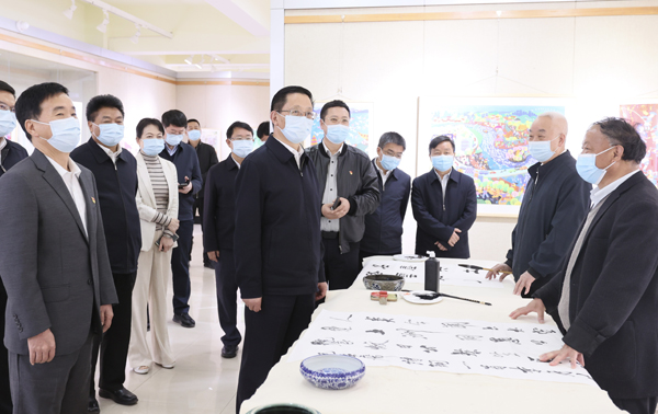 600 封面.jpg 600 封面.jpg