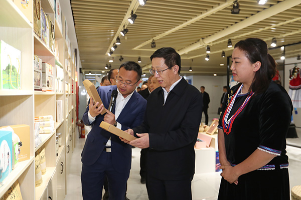 王予波到怒江州调研3-600.jpg