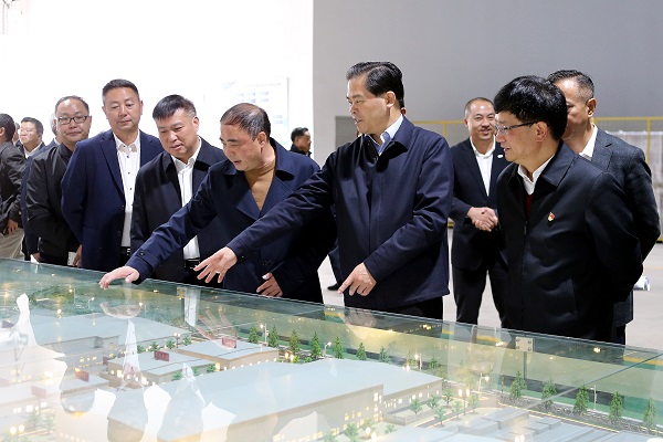 陈豪率队在楚雄州调研2.JPG