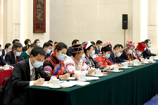 云南代表团2_600.jpg