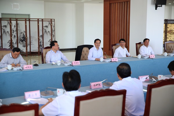 省委书记陈豪到省社科院调研1-600.jpg