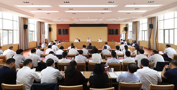 阮成发省长在会泽县调研4.JPG