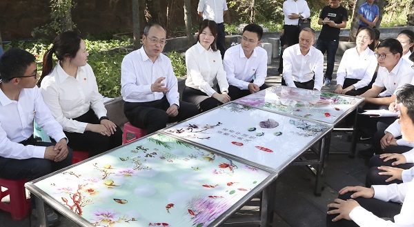 阮成发省长在会泽县调研2.JPG
