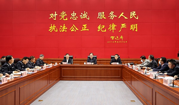 王宁在省公安厅调研1-600.jpg