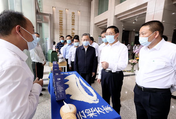 王予波.jpg 王予波.jpg